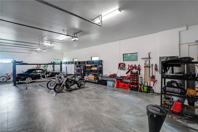 6390 River Club CT, North Fort Myers, FL 33917