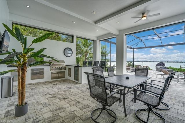 6390 River Club CT, North Fort Myers, FL 33917