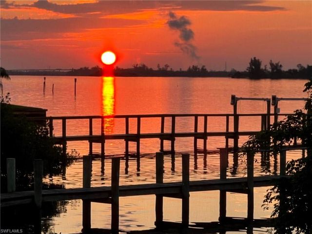 6390 River Club CT, North Fort Myers, FL 33917