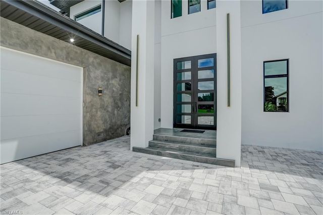 6390 River Club CT, North Fort Myers, FL 33917