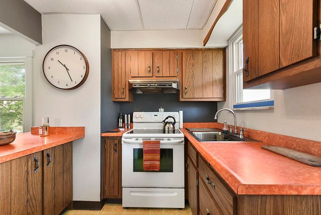 245 E Eugene St, Munhall, PA 15120