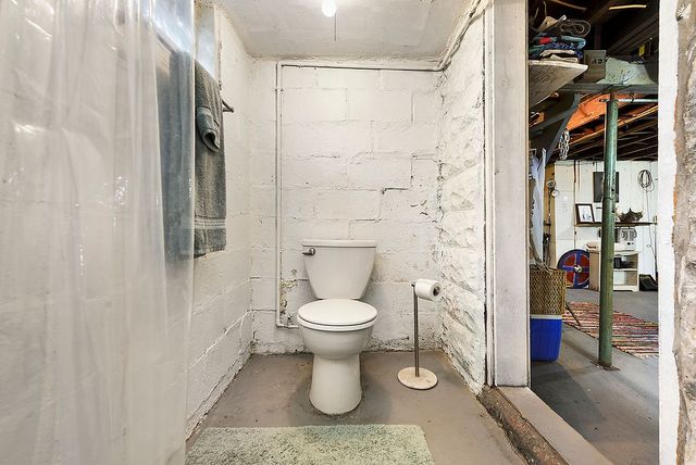 245 E Eugene St, Munhall, PA 15120