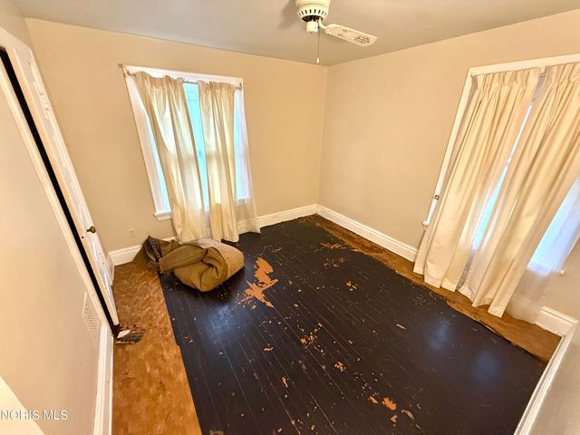975 Woodland Avenue, Toledo, OH 43607
