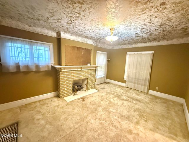 975 Woodland Avenue, Toledo, OH 43607