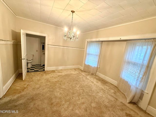 975 Woodland Avenue, Toledo, OH 43607