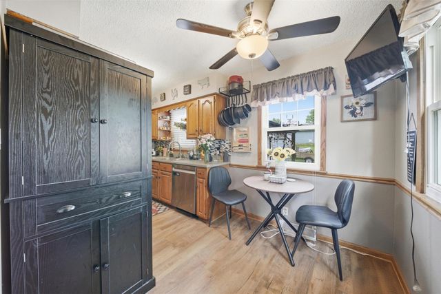2601 E 40th Street, Des Moines, IA 50317