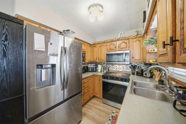 2601 E 40th Street, Des Moines, IA 50317