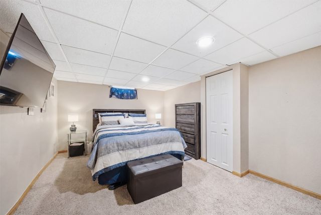 2601 E 40th Street, Des Moines, IA 50317