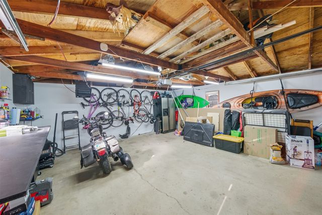 2601 E 40th Street, Des Moines, IA 50317