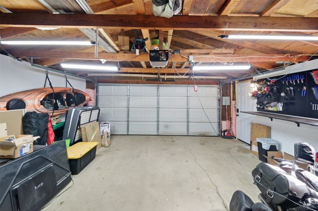 2601 E 40th Street, Des Moines, IA 50317