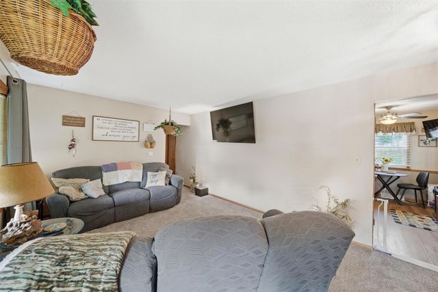2601 E 40th Street, Des Moines, IA 50317