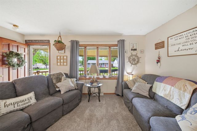 2601 E 40th Street, Des Moines, IA 50317