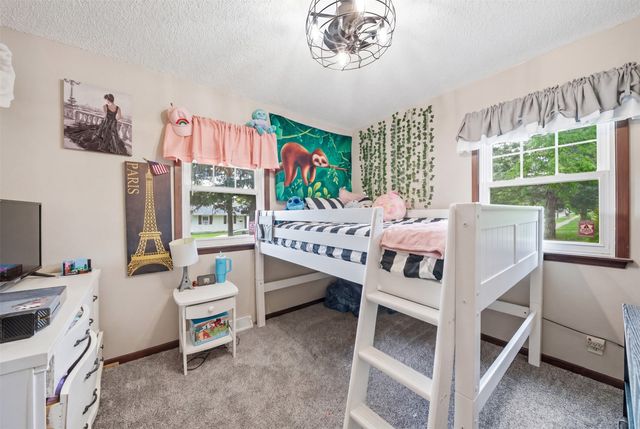 2601 E 40th Street, Des Moines, IA 50317