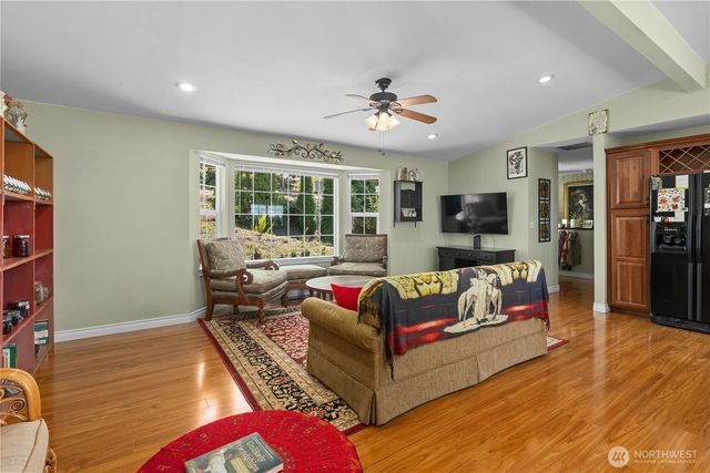802 Milton Way, Milton, WA 98354