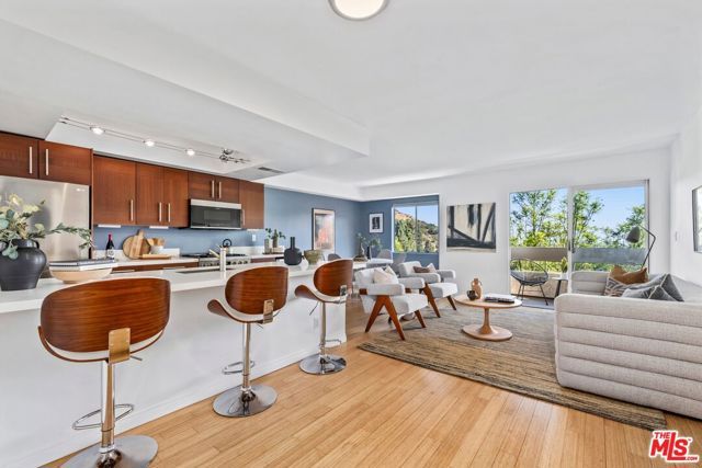 2700 E Cahuenga Boulevard 3204, Los Angeles, CA 90068