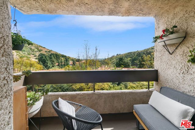 2700 E Cahuenga Boulevard 3204, Los Angeles, CA 90068