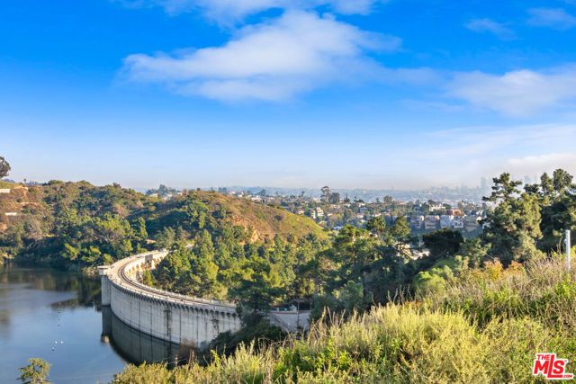 2700 E Cahuenga Boulevard 3204, Los Angeles, CA 90068