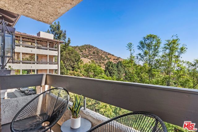 2700 E Cahuenga Boulevard 3204, Los Angeles, CA 90068