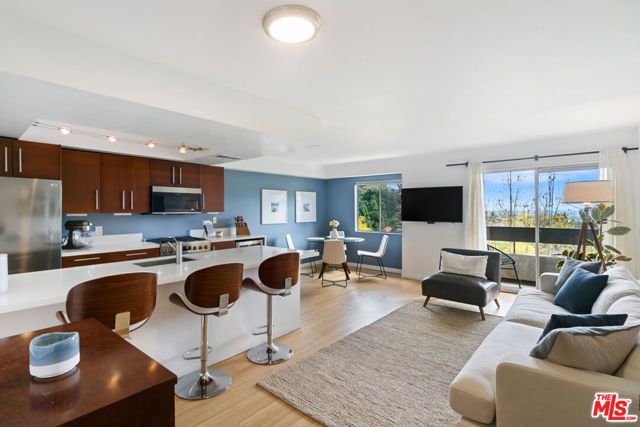 2700 E Cahuenga Boulevard 3204, Los Angeles, CA 90068