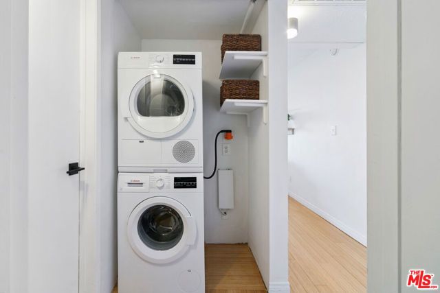 2700 E Cahuenga Boulevard 3204, Los Angeles, CA 90068