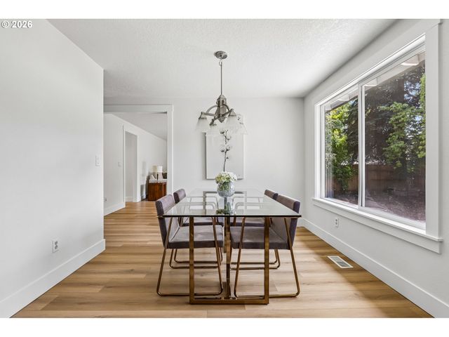 20305 Sw 70TH Ave, Tualatin, OR 97062