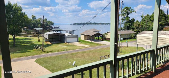 121 N Point Drive N, Trinity, TX 75862