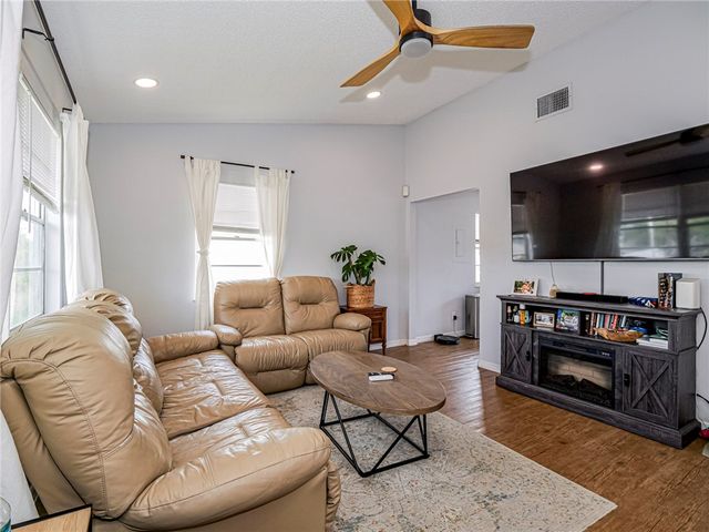 1656 3rd Avenue SW, Vero Beach, FL 32962