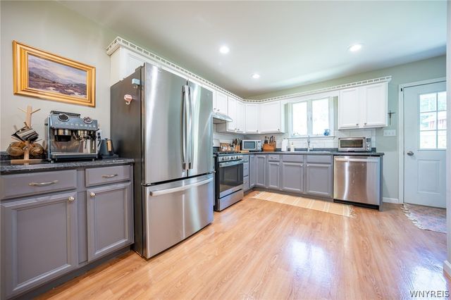 760 West Falls Road, Aurora, NY 14170