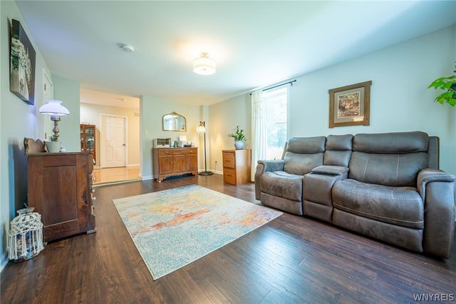 760 West Falls Road, Aurora, NY 14170