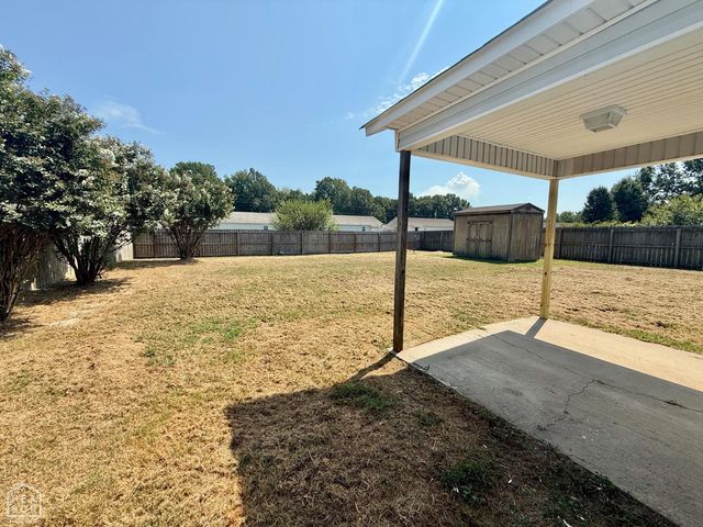 829 N 10th Avenue, Paragould, AR 72450