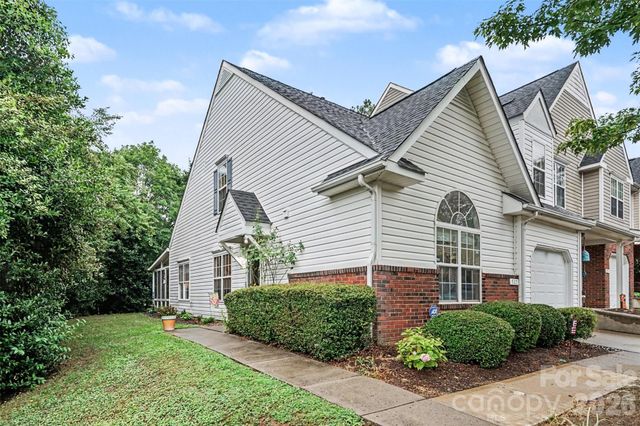 927 Sparrows Nest Lane, Pineville, NC 28134