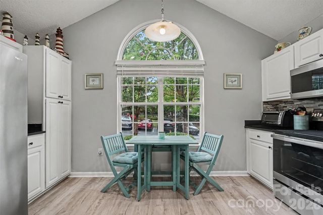 927 Sparrows Nest Lane, Pineville, NC 28134