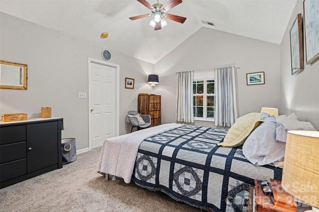 927 Sparrows Nest Lane, Pineville, NC 28134