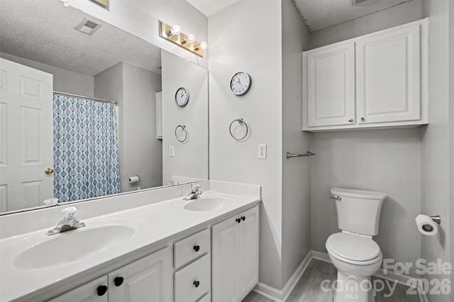 927 Sparrows Nest Lane, Pineville, NC 28134