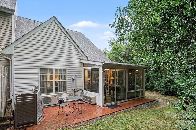 927 Sparrows Nest Lane, Pineville, NC 28134