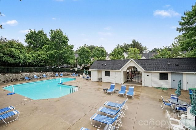 927 Sparrows Nest Lane, Pineville, NC 28134
