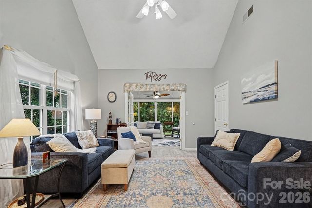 927 Sparrows Nest Lane, Pineville, NC 28134