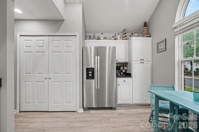 927 Sparrows Nest Lane, Pineville, NC 28134