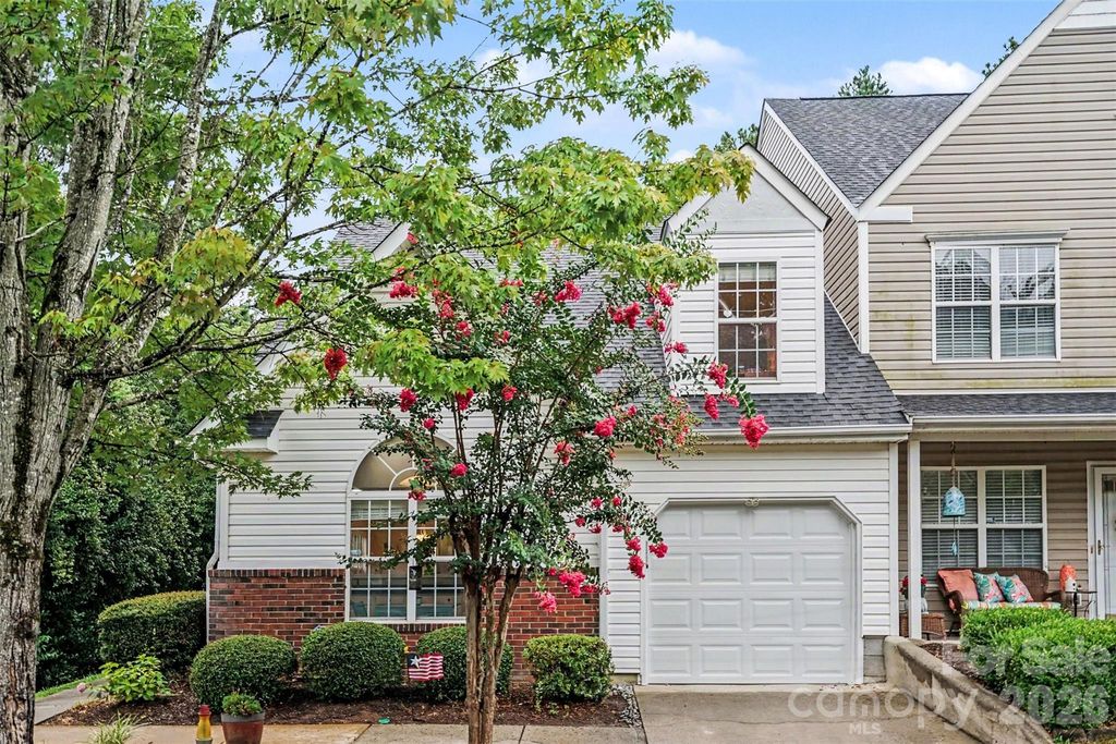 927 Sparrows Nest Lane, Pineville, NC 28134