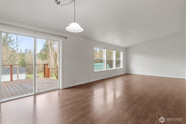 126 Burchett Rd, Onalaska, WA 98570