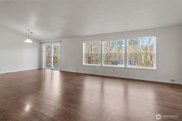 126 Burchett Rd, Onalaska, WA 98570