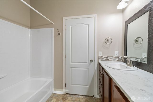 126 Burchett Rd, Onalaska, WA 98570