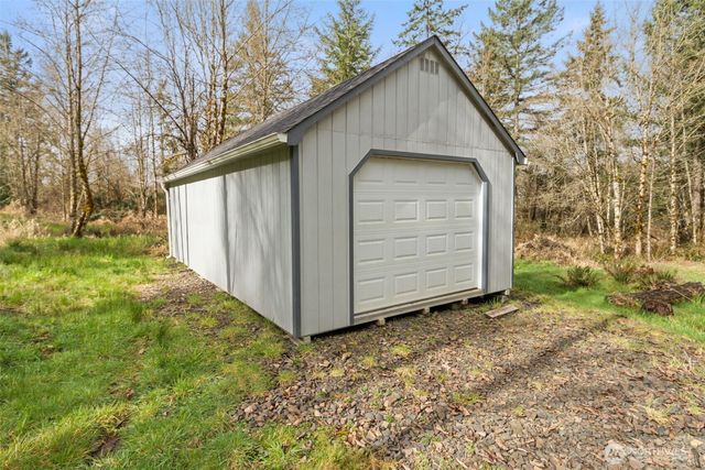 126 Burchett Rd, Onalaska, WA 98570