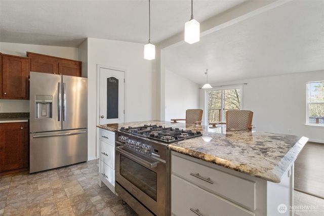 126 Burchett Rd, Onalaska, WA 98570