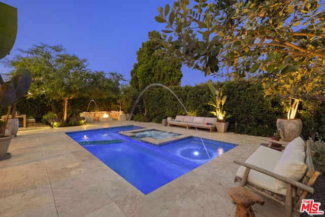 7442 Capps Avenue, Los Angeles, CA 91335