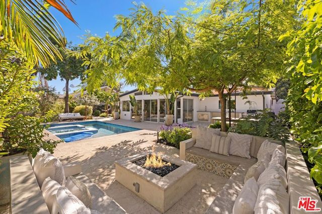 7442 Capps Avenue, Los Angeles, CA 91335