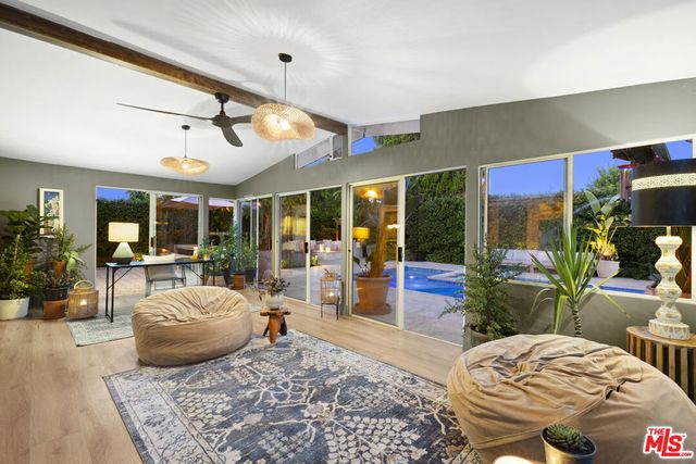 7442 Capps Avenue, Los Angeles, CA 91335
