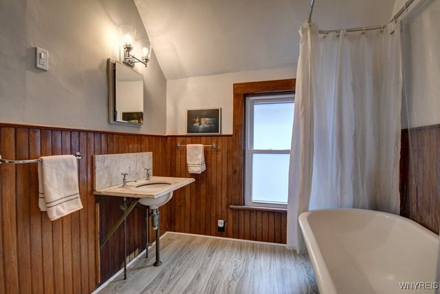 40 15th Street, Buffalo, NY 14213