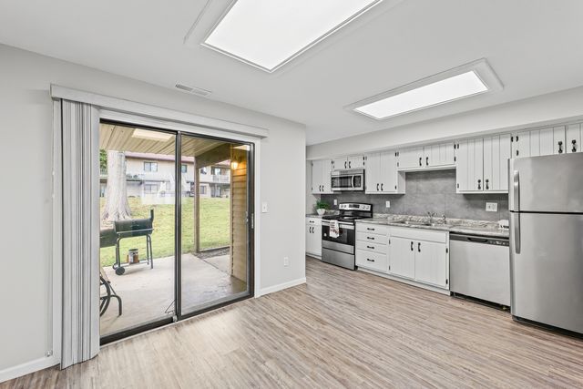 1302 Christopher Circle 4, Urbana, IL 61802