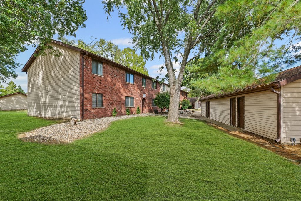 1302 Christopher Circle 4, Urbana, IL 61802